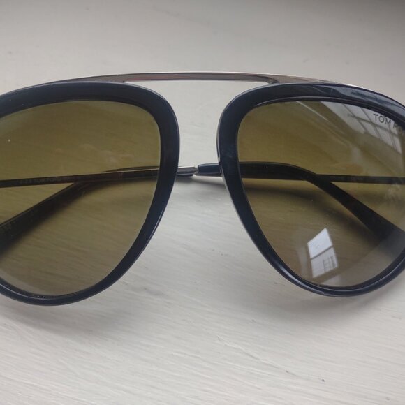 Tom Ford Sunglasses Brown Gradient Lenses with Case main image 10